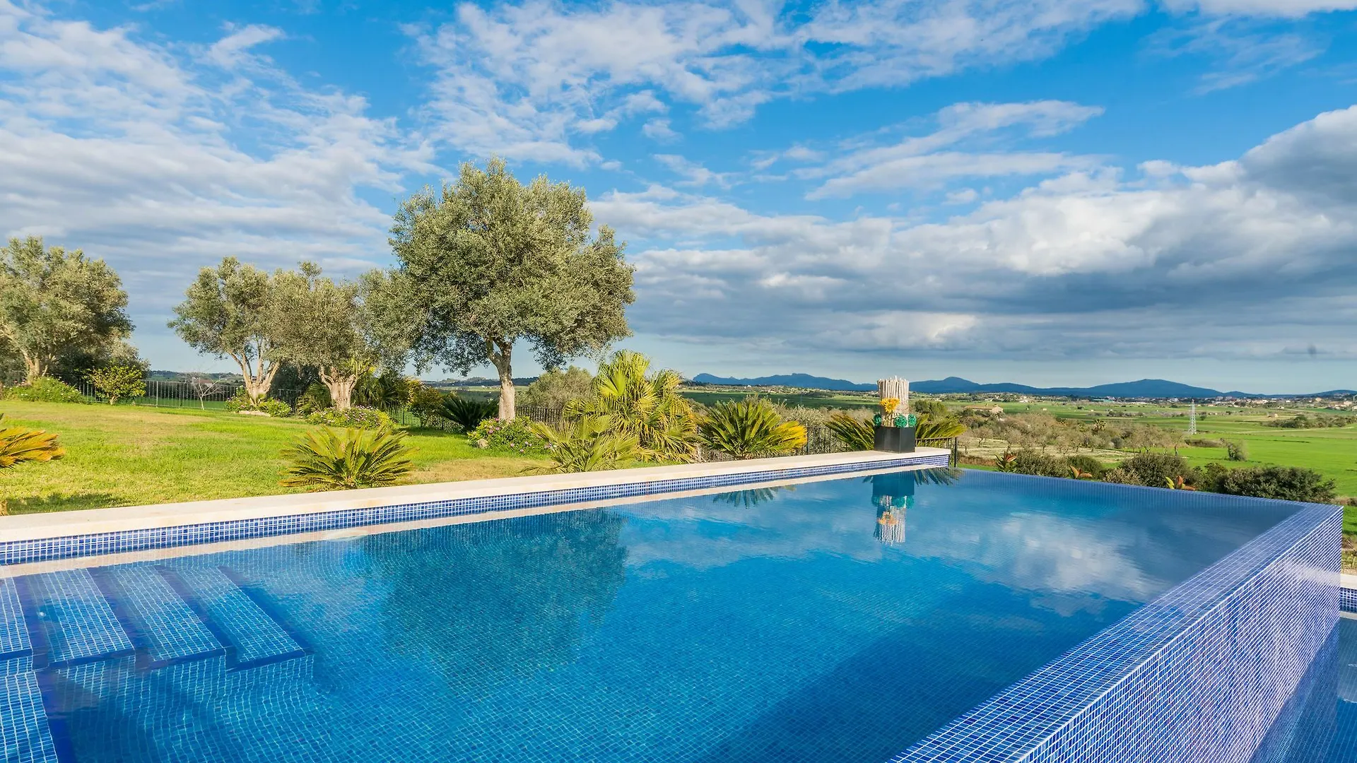 Villa Son Gili Льюби